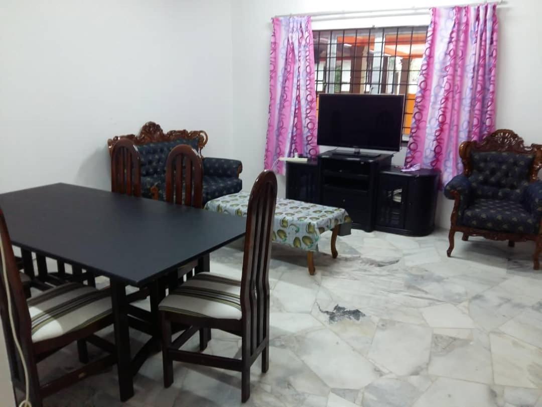 Homestay Pd Port Dickson Bagian luar foto